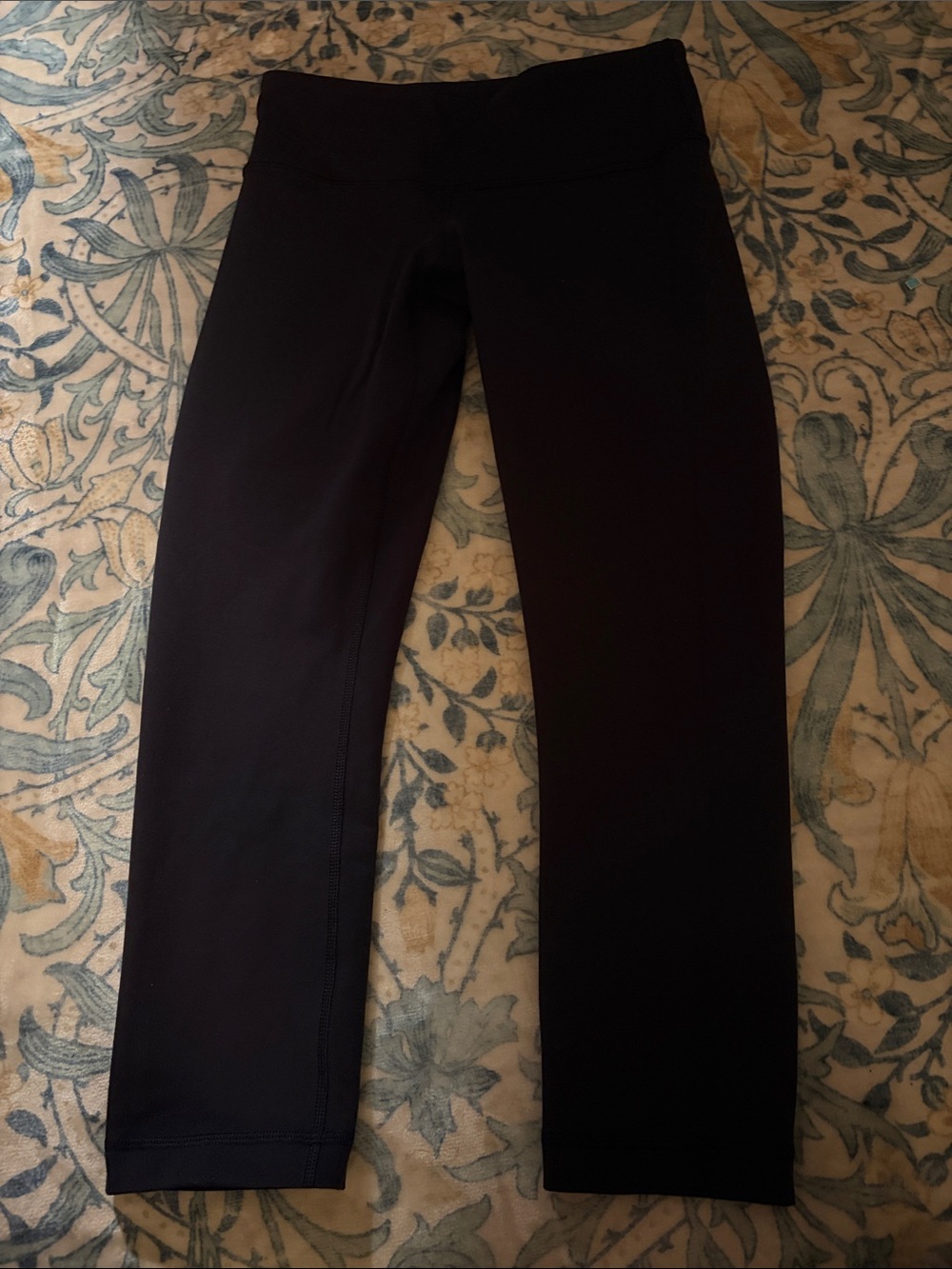 lululemon capri navy leggings 21”